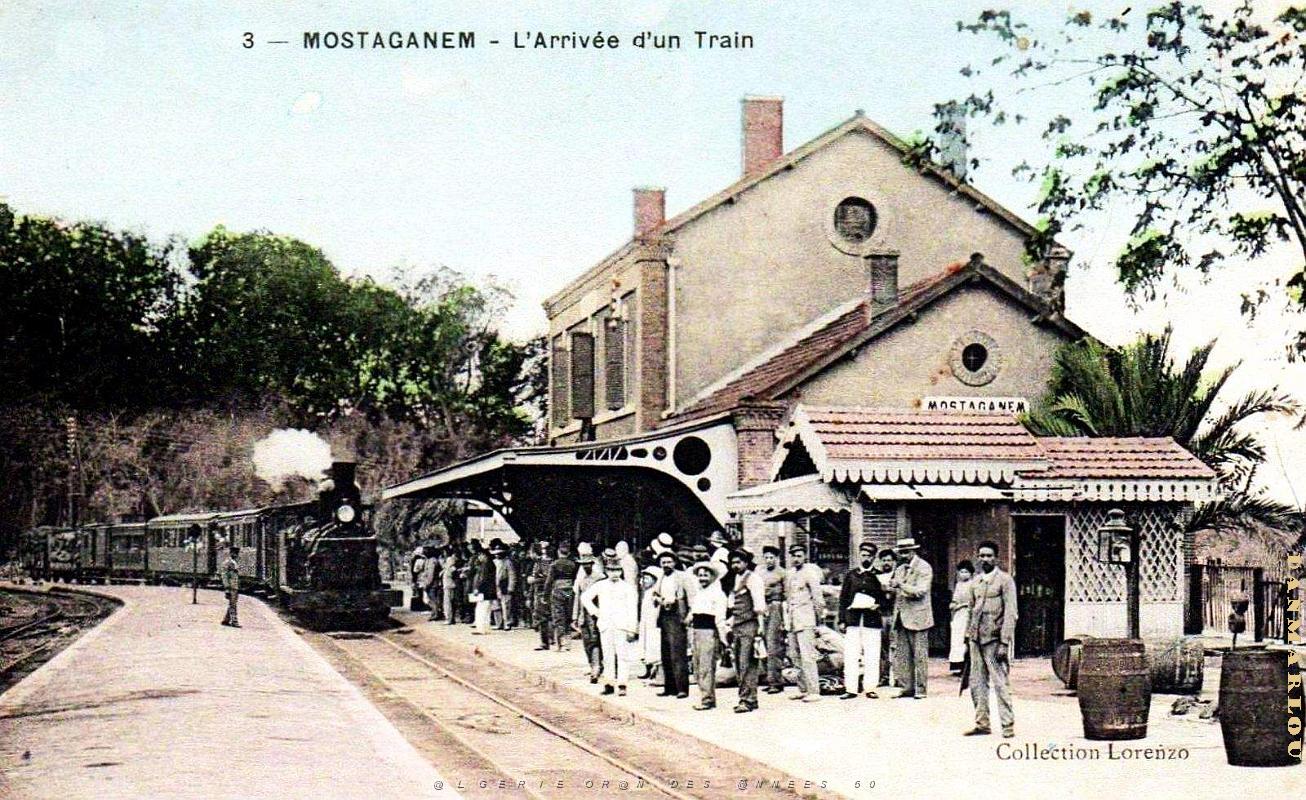 2592- Mostaganem - Gare - Arrivee d'un Train.jpg